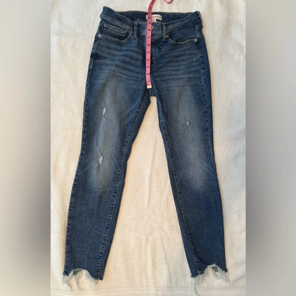 Lucky Brand Frayed or Raw Hem skinny jeans size 8/29 A - Picture 2 of 8
